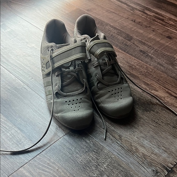 Adidas Adipower Lifters - Picture 1 of 3